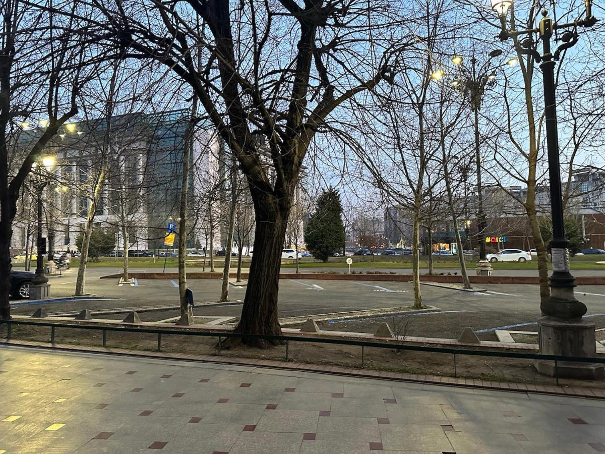 Unirii Lake Tribunal Bucharest Exterior photo