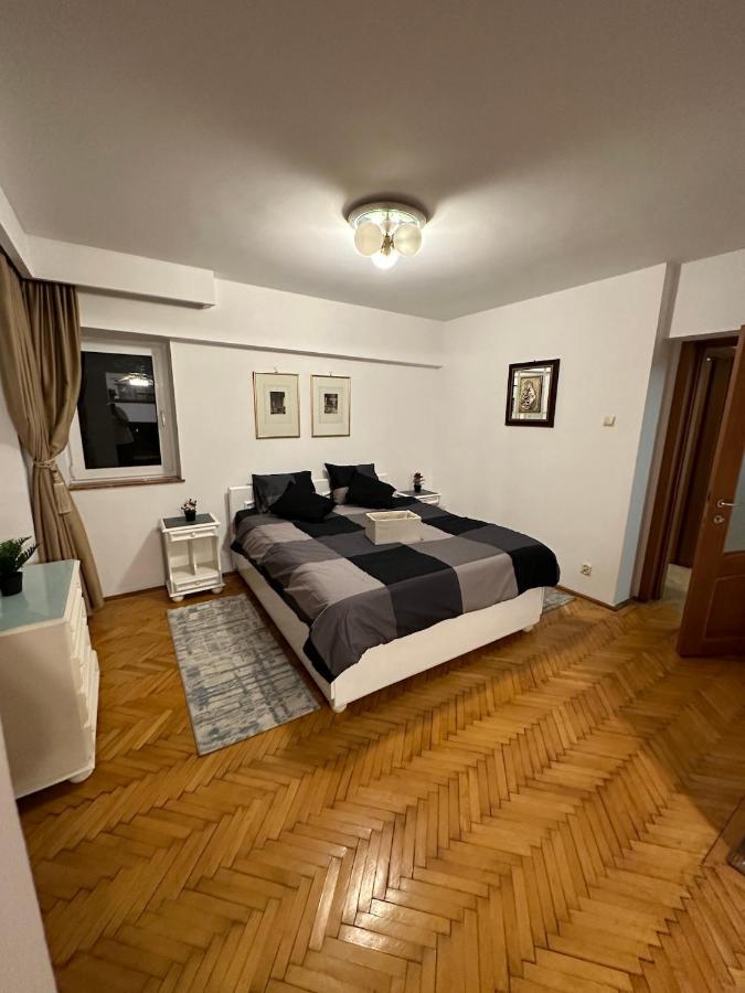 Unirii Lake Tribunal Bucharest Exterior photo